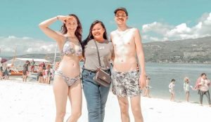Our guests with our guide in Sumilon Sandbar